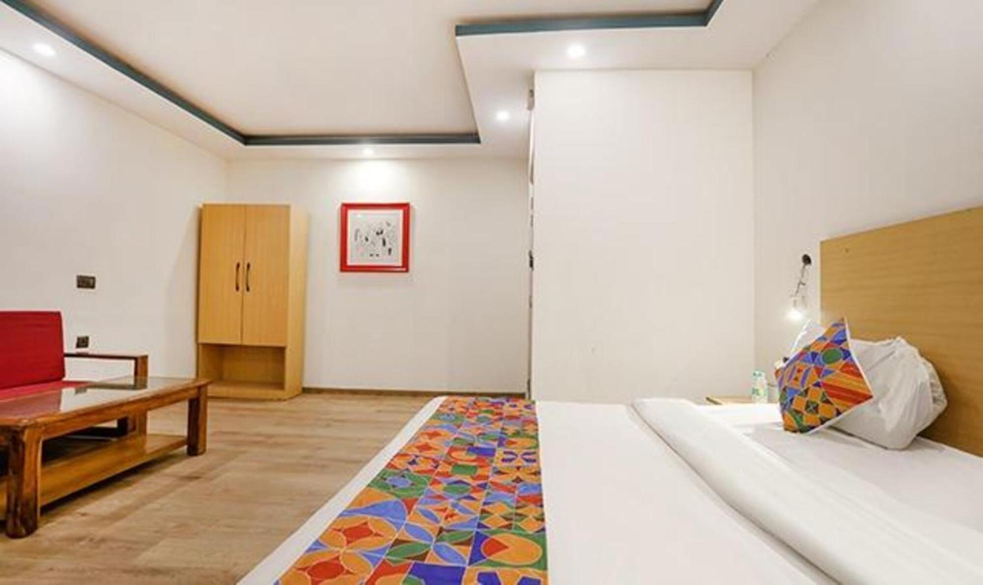 Fabhotel F9 Sector 58 Noida Exterior foto