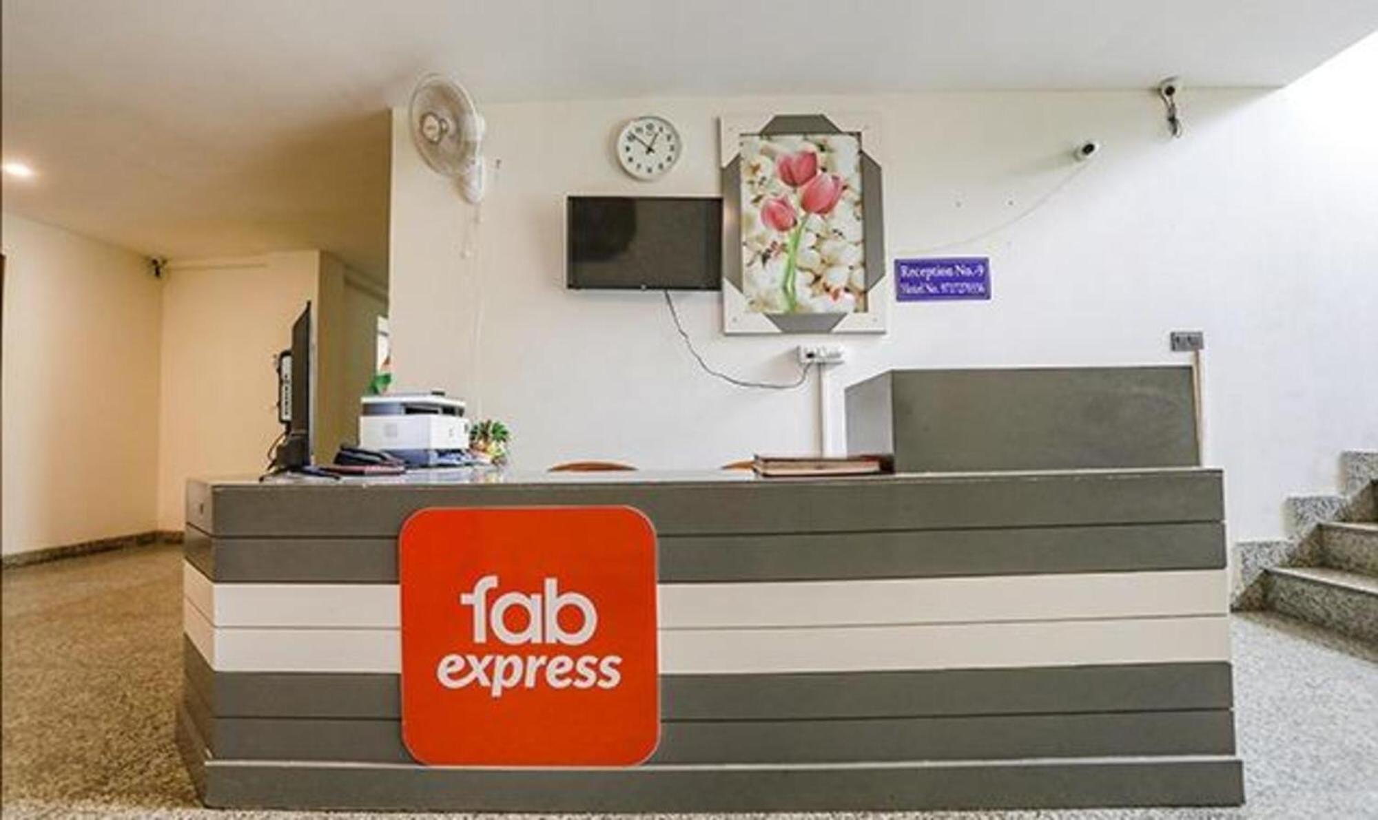 Fabhotel F9 Sector 58 Noida Exterior foto