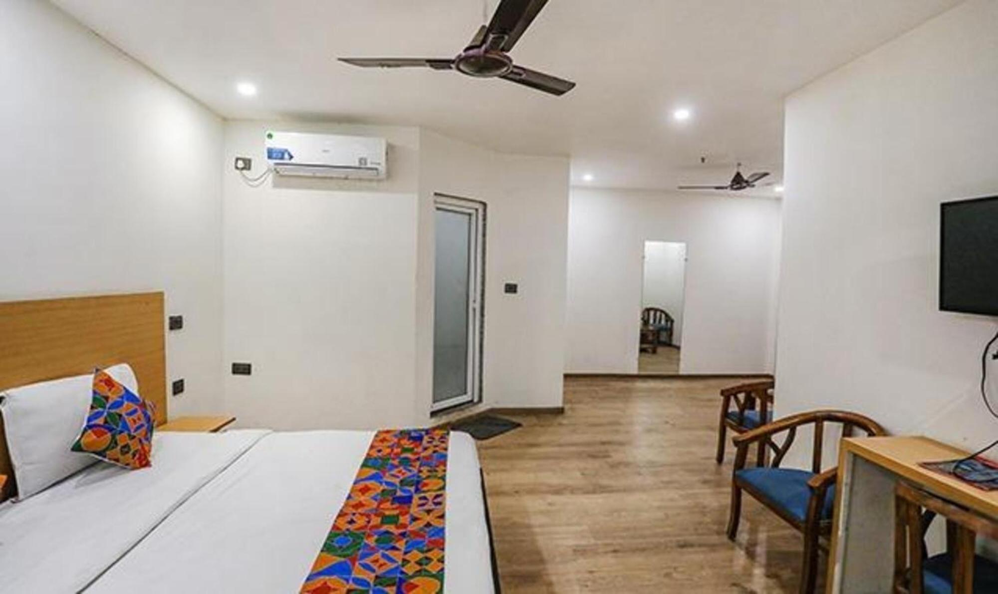 Fabhotel F9 Sector 58 Noida Exterior foto