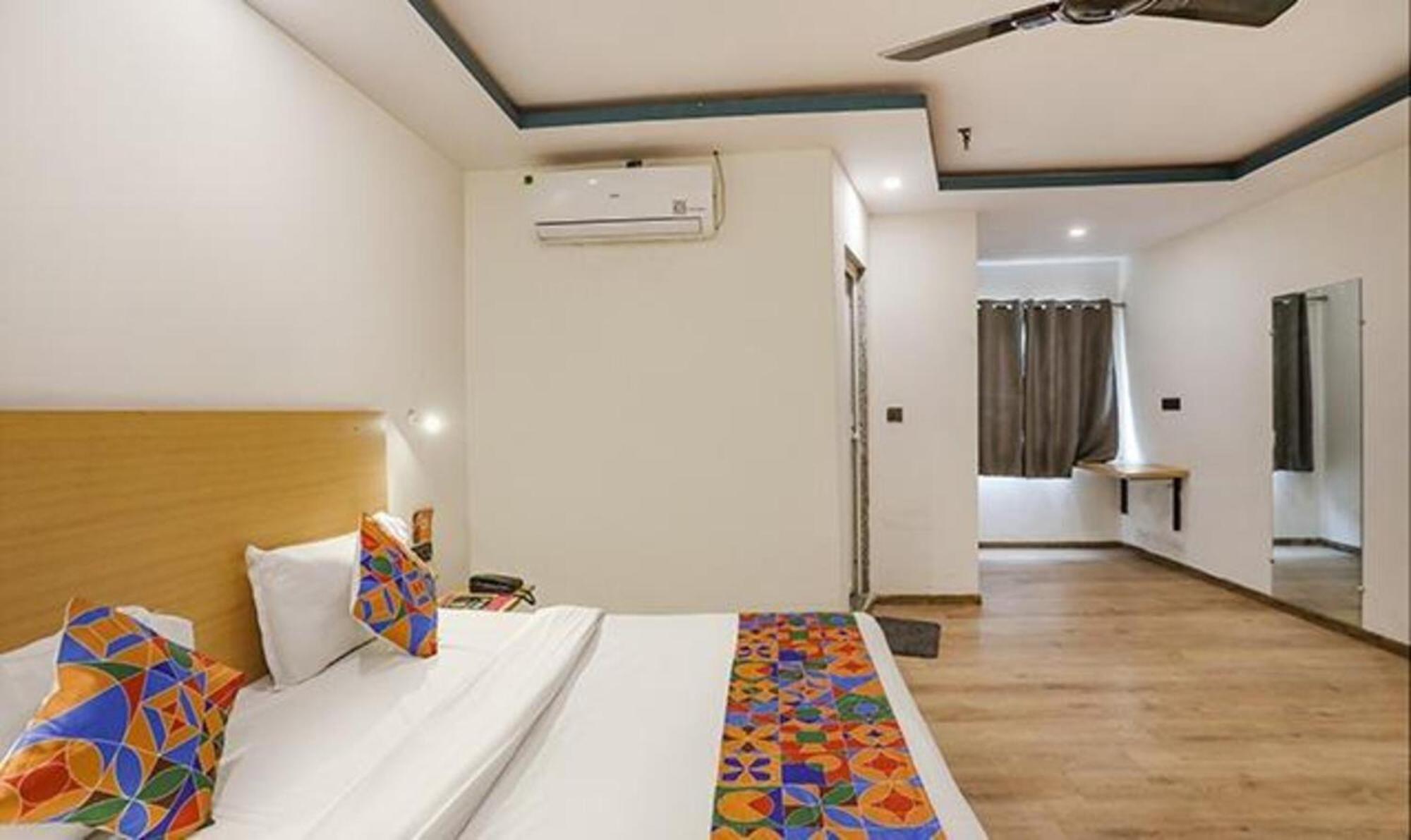 Fabhotel F9 Sector 58 Noida Exterior foto